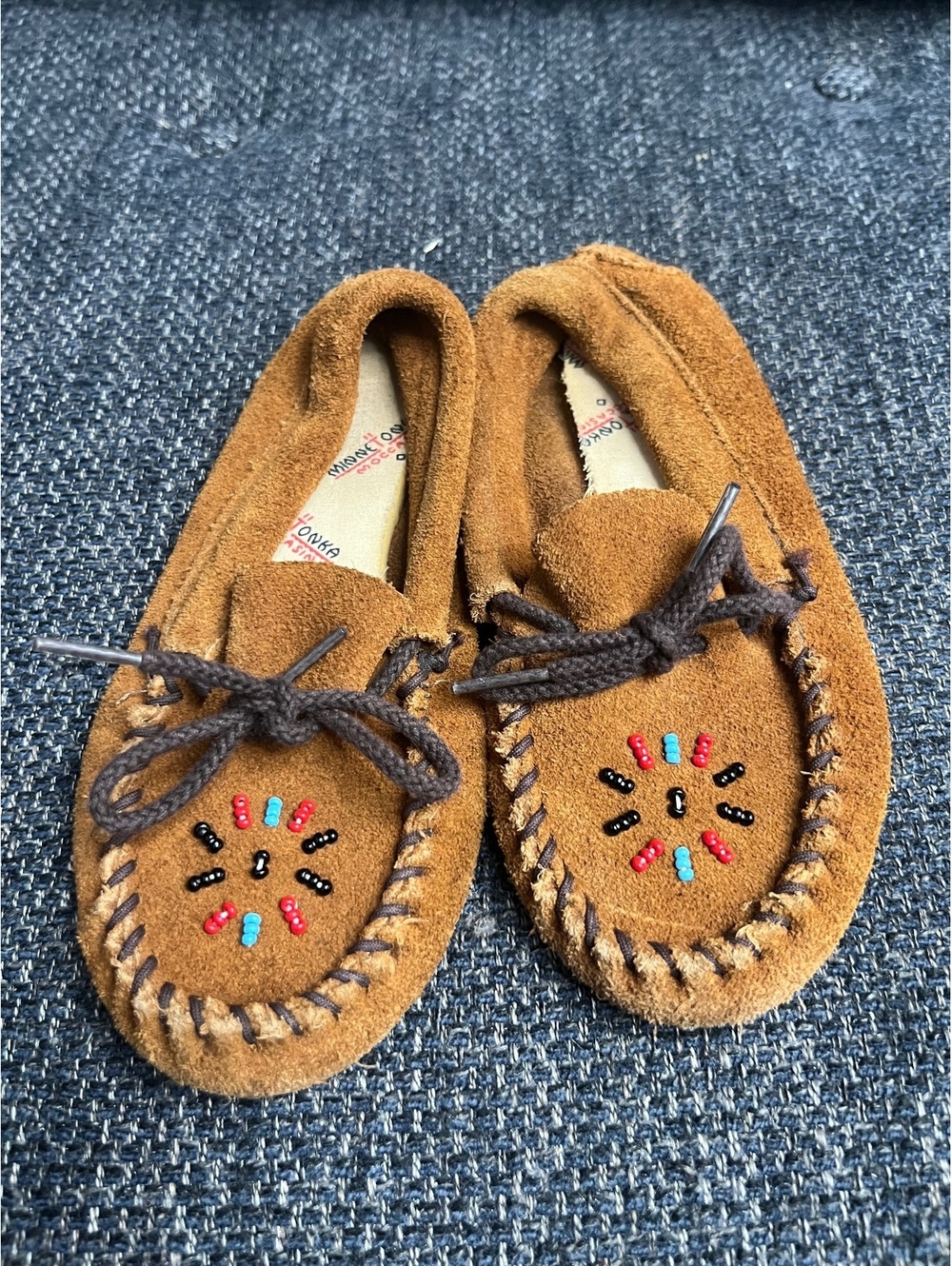 Girls vintage size 12 tan suede beaded moccasin flats